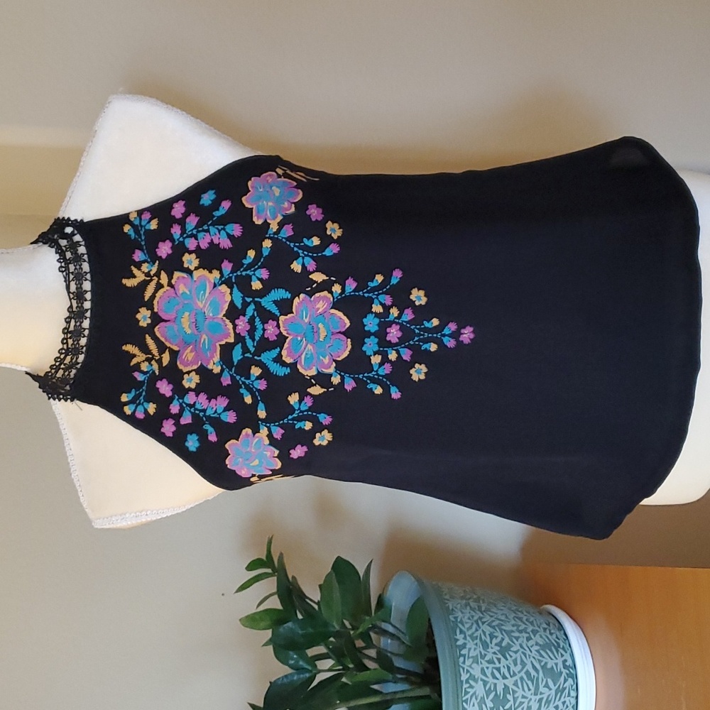 Halter Top - Picture 1 of 7